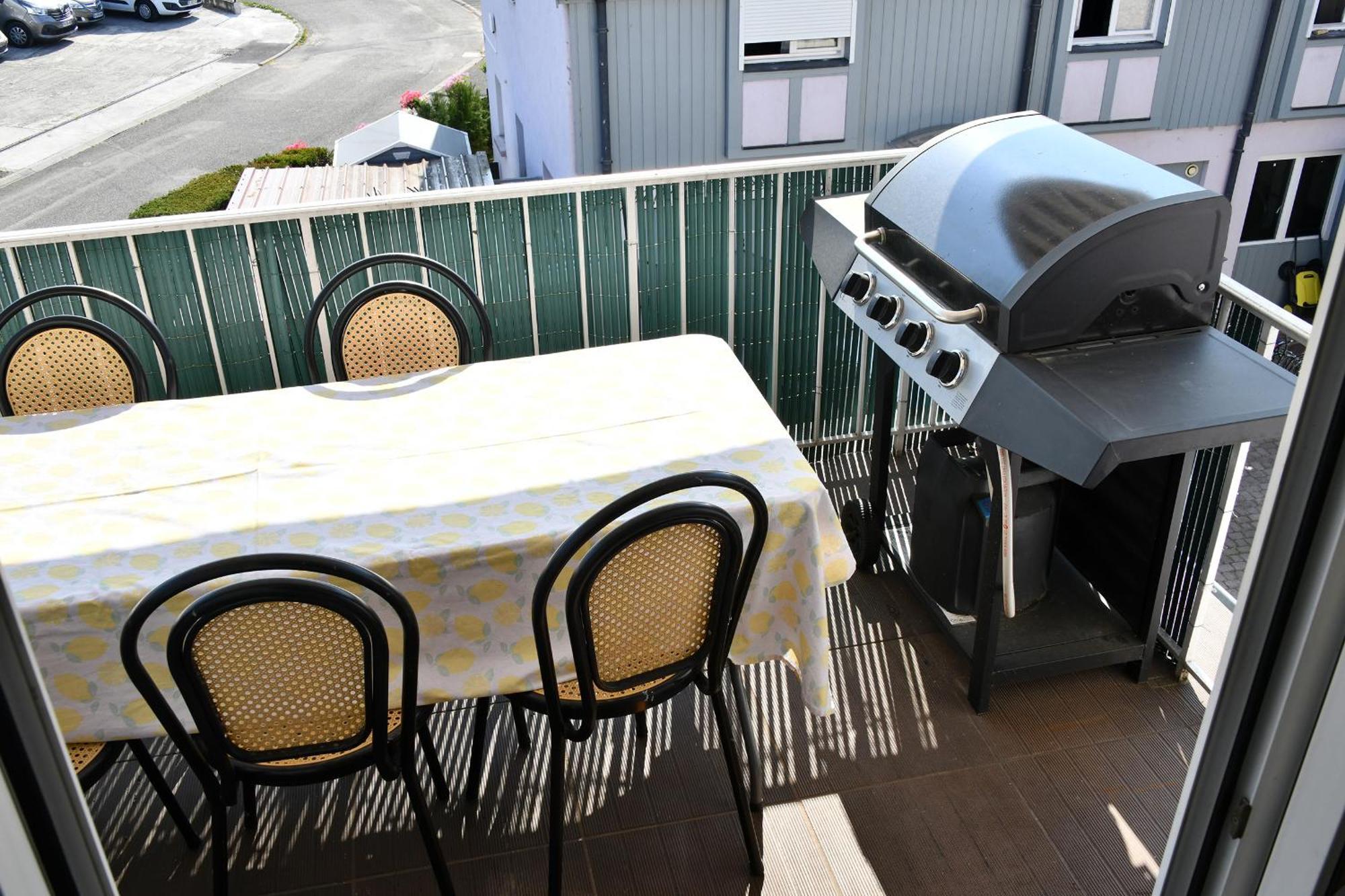 Des Hirondelles Apartment